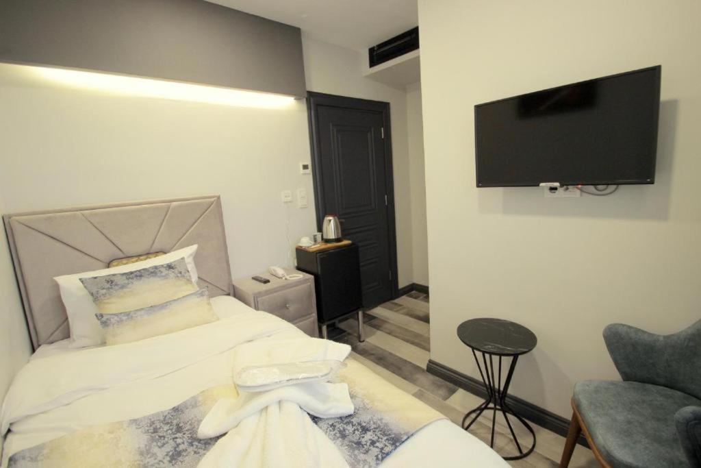 Guler Palas Hotel *
